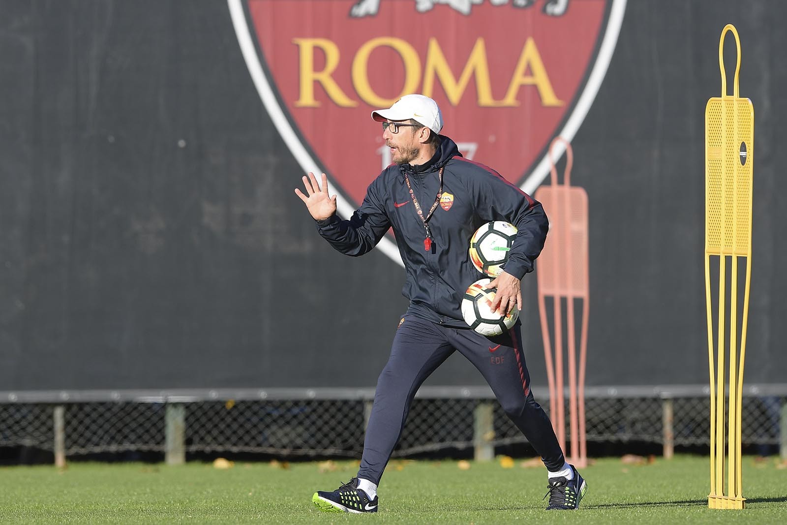 Tích cực tập luyên, tân binh triển vọng nhất Roma chuẩn bị ra mắt - Bóng Đá