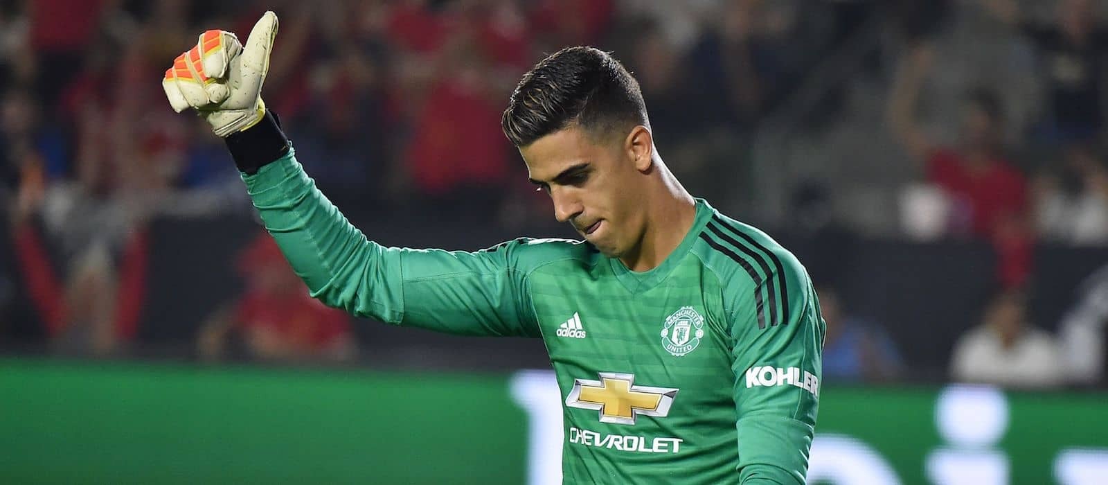 Vừa tới Man Utd ít ngày, tân binh nhanh chóng bị 