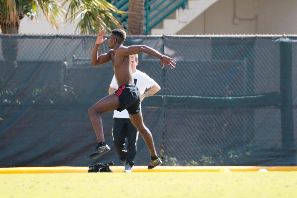 Man Utd chụp ảnh mùa giải... có mà không có Pogba - Bóng Đá