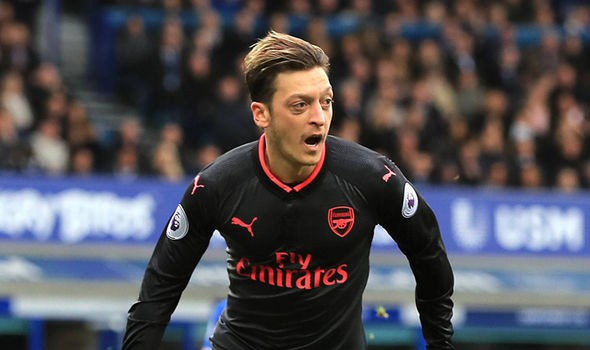 Đây, lý do Mesut Ozil chơi thăng hoa trước Everton - Bóng Đá