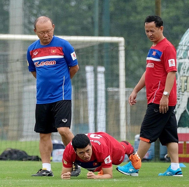 Ai sẽ đá cặp với Xuân Trường? - Bóng Đá