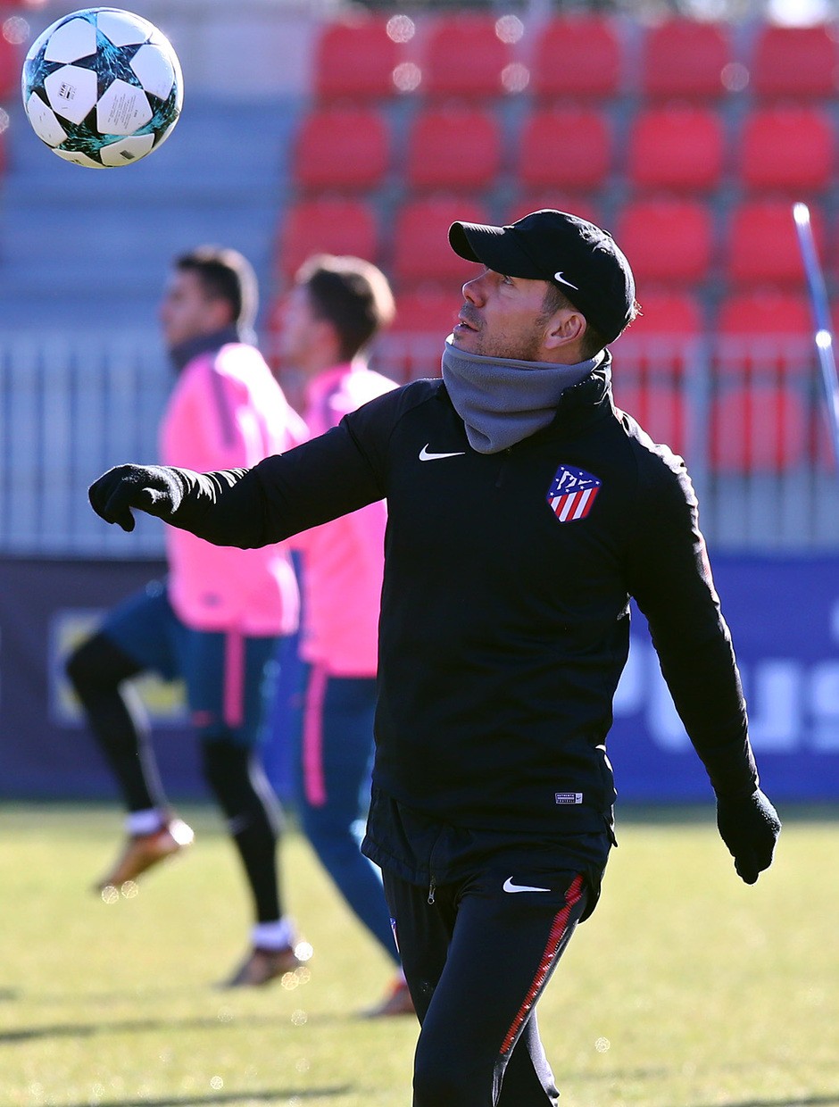 Trước thời khắc quyết định, Atletico tin vào màu hồng - Bóng Đá