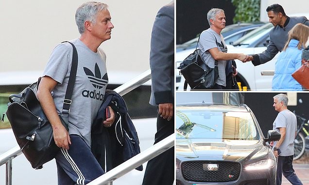 Ảnh Man UTd hội quân Mourinho - Bóng Đá