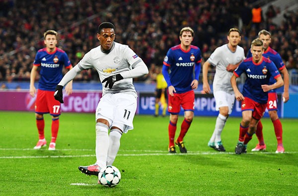 ĐHTB loạt trận thứ 2 Champions League: Martial sánh vai Ronaldo - Bóng Đá