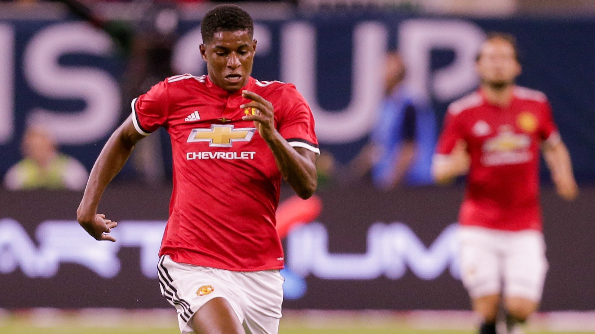 Rashford khoác lên chiếc áo đấu lạ hoắc trước derby Manchester - Bóng Đá