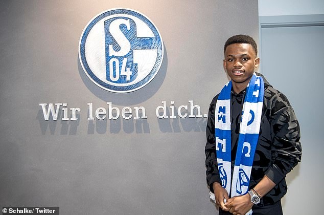 CHÍNH THỨC! Man City lại 'chảy máu tài năng', một Sancho nữa cập bến Bundesliga - Bóng Đá