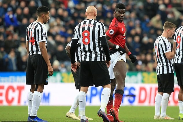 Pogba đã trở lại sau cúp đạp thô bạo của Shelvey - Bóng Đá