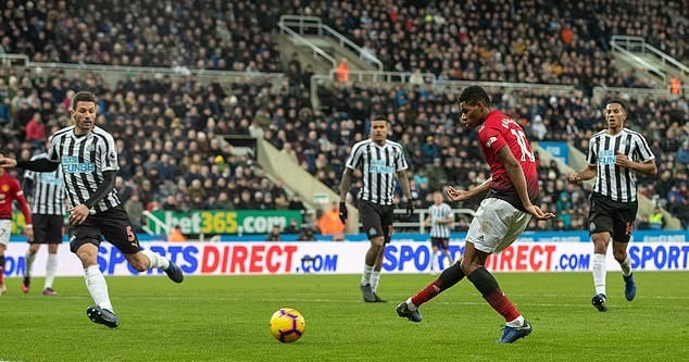 Thắng 4 trận liền, Solskjaer trở lại Lowry vào khuya muộn - Bóng Đá
