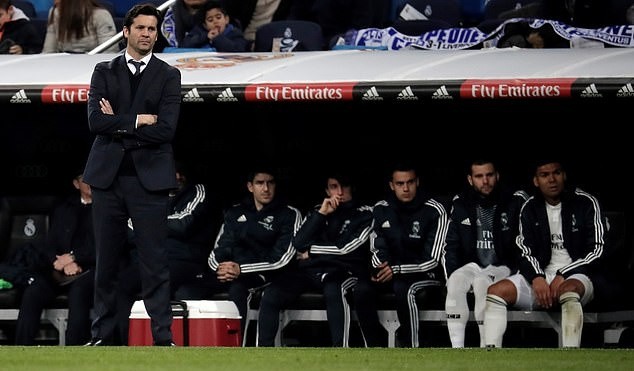 Điều gì đang xảy ra với Madrid: 30 nghìn ghế trống ở Bernabeu; Chờ Mourinho giải cứu? - Bóng Đá