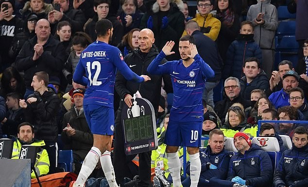 Điều gì đang xảy ra với Madrid: 30 nghìn ghế trống ở Bernabeu; Chờ Mourinho giải cứu? - Bóng Đá