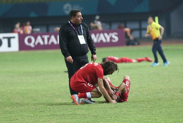 Trọng tài Syria bắt chính, CĐV Việt Nam tố chủ nhà Indonesia ép U23 Việt Nam - Bóng Đá