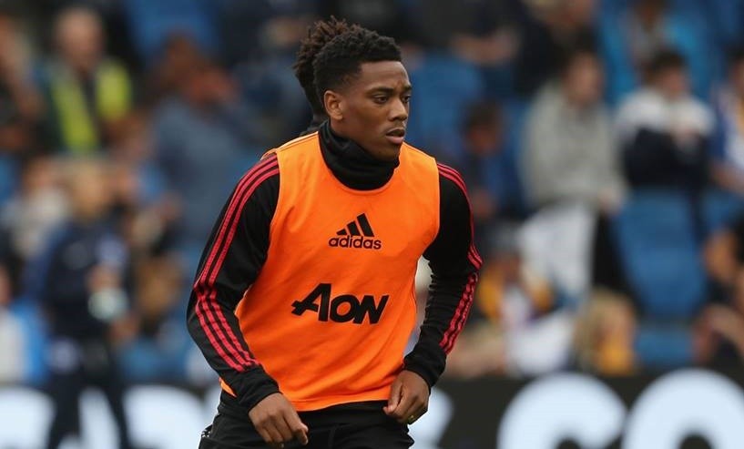 CĐV Man Utd vui khôn tả khi Martial thế chỗ Sanchez - Bóng Đá