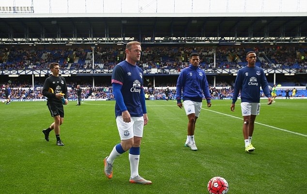 Coleen Rooney tất bật chuẩn bị hành lý cho chồng chuyển đến Everton - Bóng Đá