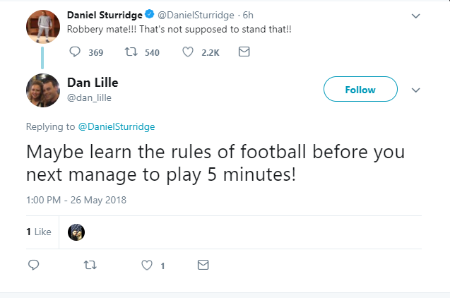 CĐV hùa theo Sturridge trách hờn Karius - Bóng Đá