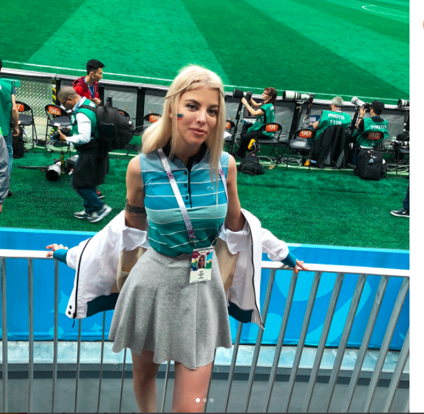 Những fan nữ đẹp hút hồn tại lễ khai mạc World Cup 2018 - Bóng Đá