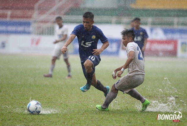 Chùm ảnh: Lứa đàn em Công Phượng thất bại trong trận thuỷ chiến với U17 PVF - Bóng Đá