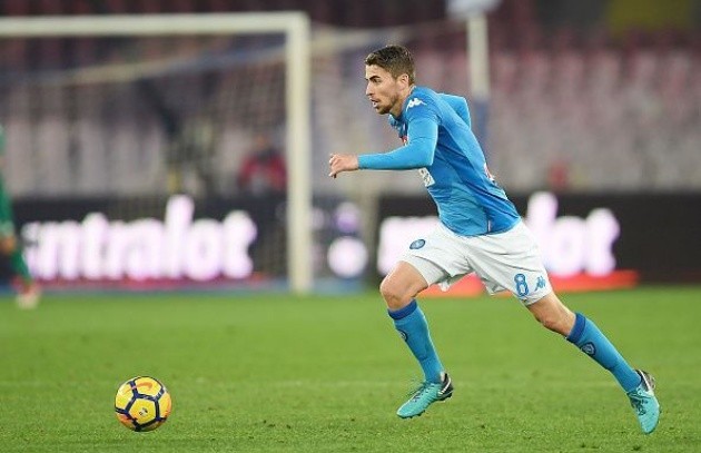 So sánh số liệu thống kê năm 2017-18 của Jorginho với tiền vệ hiện tại của Chelsea - Bóng Đá