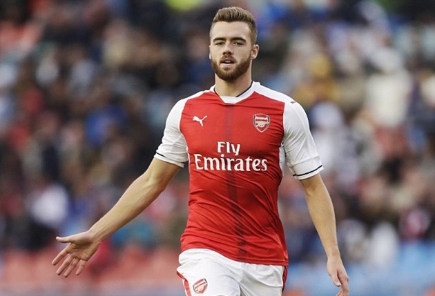 Sao Arsenal trên đường đến Fulham kiểm tra y tế (Chambers) - Bóng Đá