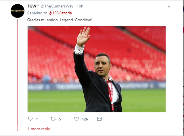 Fan khóc ròng khi chia tay 'Messi béo' của Arsenal - Bóng Đá