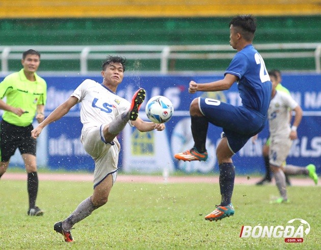 Chùm ảnh: Lứa đàn em Công Phượng thất bại trong trận thuỷ chiến với U17 PVF - Bóng Đá