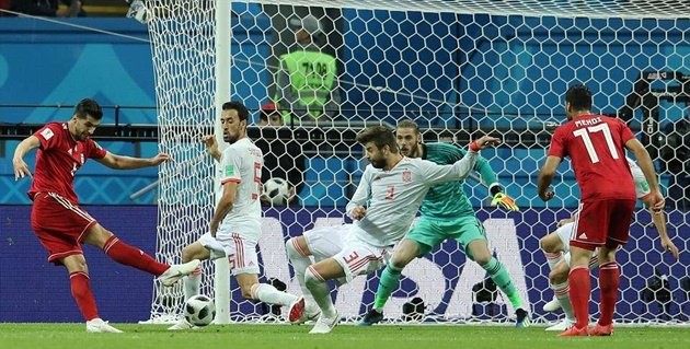 TIẾT LỘ: Ronaldo 'chỉ đạo' các đồng đội trong đường hầm như Messi - Bóng Đá