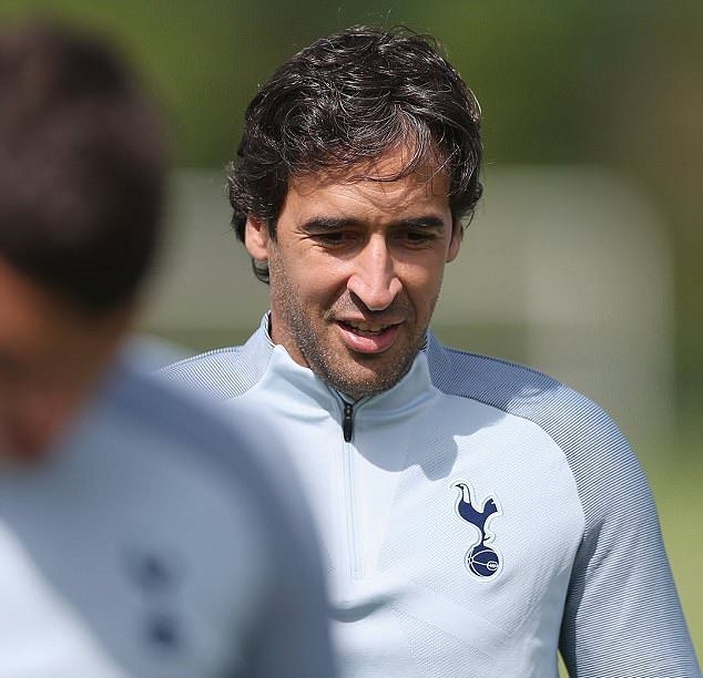 'Chúa nhẫn' bất ngờ tái xuất, khoác áo Tottenham - Bóng Đá