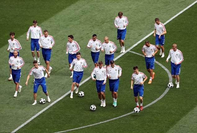 Bonucci đỏ mặt vì bài tâp của Montella - Bóng Đá