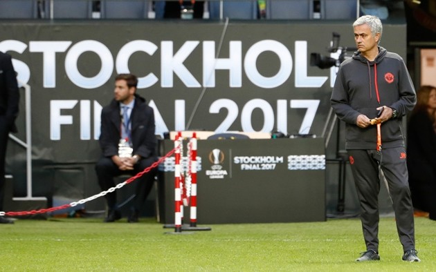 Hậu khủng bố, Mourinho và các học trò căng thẳng ở Stockholm - Bóng Đá
