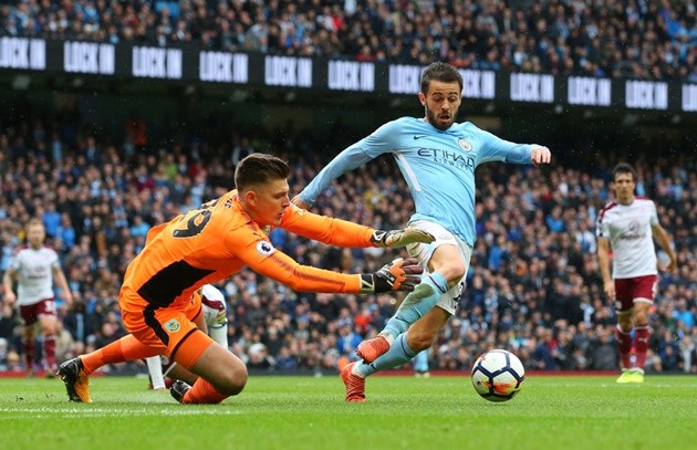 Fellaini gặp rắc rối khi dạo phố - Bóng Đá