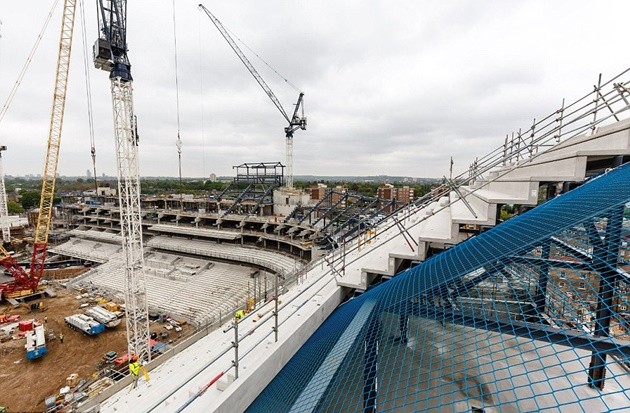 Sân White Hart Lane chuẩn bị 