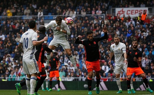 Fan M.U rơi vào khủng hoảng vì cú sốc Lukaku, Phil Jones - Bóng Đá