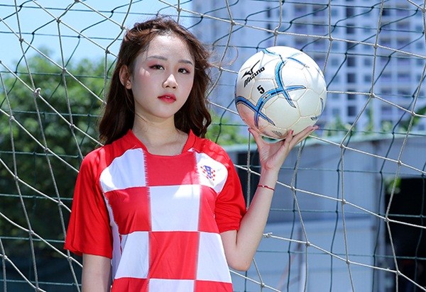 Nữ sinh 10X Hà thành dự đoán Croatia thắng 2 - 0 trước Nga - Bóng Đá