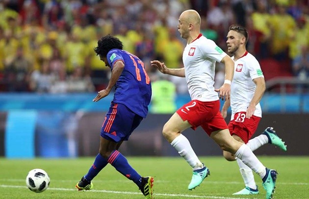Thua trận, Lewandowski còn bị mất điểm nặng khi chơi xấu Ospina - Bóng Đá