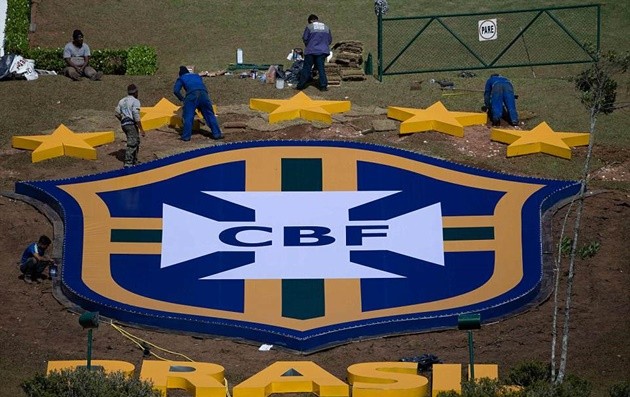LĐBĐ Brazil chuẩn bị máy PS4 cho cầu thủ đá... World Cup - Bóng Đá