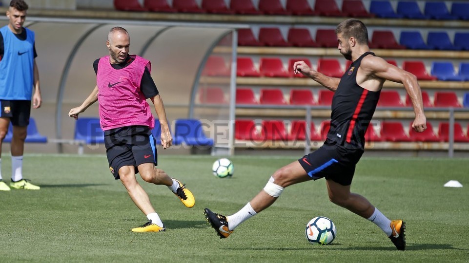 Liên tục nổ súng trên sân tập, Benzema bác bỏ tin đồn ra đi - Bóng Đá