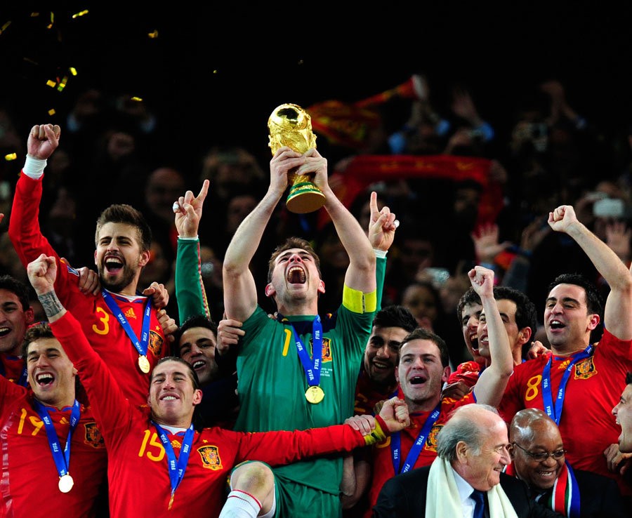 10 ĐTQG hay nhất mọi thời đại do CĐV bình chọn: Đế chế La Roja - Bóng Đá