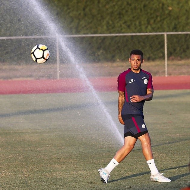 Nasri lao vào tập luyện, hòng được Pep để mắt - Bóng Đá