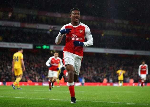 Đấu Chelsea, Arsenal tung đội hình 3 hậu vệ - Bóng Đá
