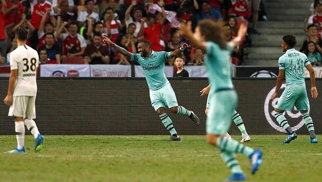 Ghi 2 bàn trong 4 phút, Lacazette chiếm trọn niềm tin của Emery - Bóng Đá