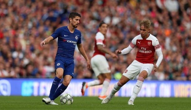 Áo tập Chelsea làm 'lu mờ' trận derby thành London - Bóng Đá