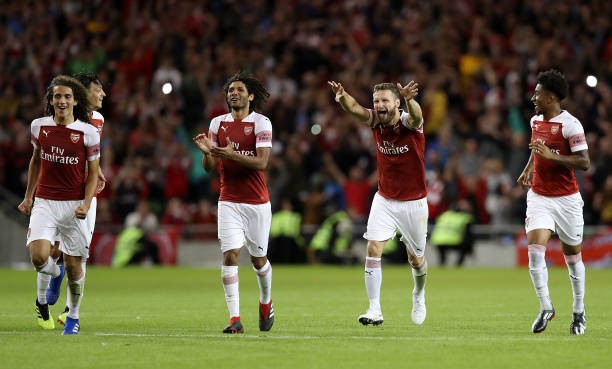 Áo tập Chelsea làm 'lu mờ' trận derby thành London - Bóng Đá
