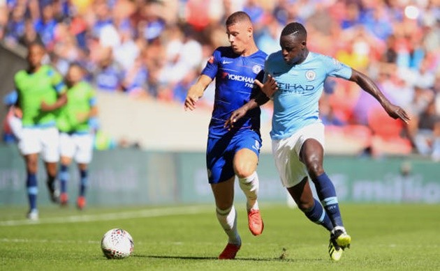Ảnh Mendy tắm biển - Bóng Đá