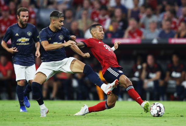 Chụp ảnh 'team' kỳ lạ, điềm báo thất bại của Man United? - Bóng Đá