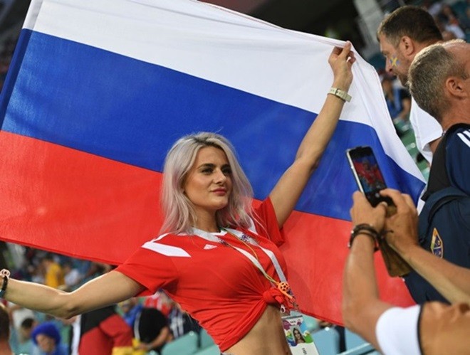Những khoảnh khắc đáng yêu của các fan nữ xinh đẹp tại World Cup 2018 - Bóng Đá