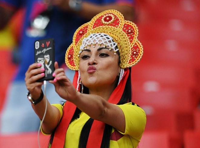 Những chiếc mũ truyền thống ấn tượng từ các fan nữ xinh đẹp tại World Cup 2018 - Bóng Đá
