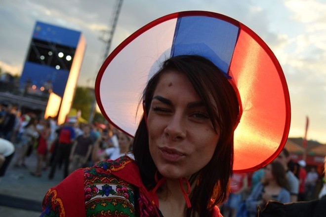 Những chiếc mũ truyền thống ấn tượng từ các fan nữ xinh đẹp tại World Cup 2018 - Bóng Đá