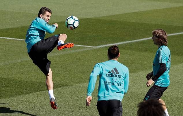 Zidane và đồng đội đánh bại đội bóng của HLV Wenger - Bóng Đá
