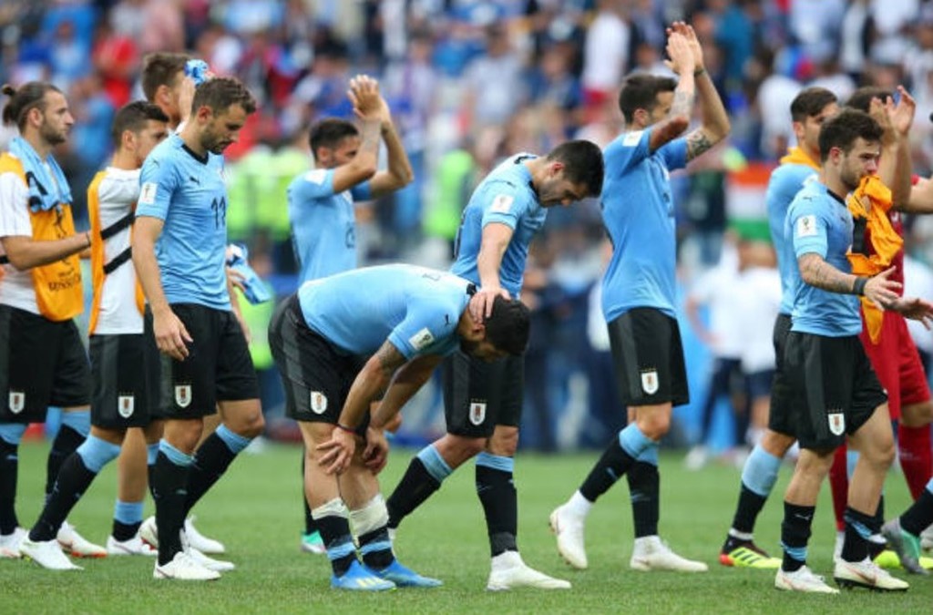 Luis Suarez rơi lệ trong ngày Uruguay chia tay World Cup 2018 - Bóng Đá