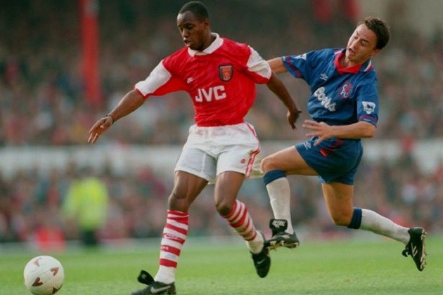 Lần cuối cùng Arsenal đứng dưới Tottenham, họ đã chơi đội hình nào? - Bóng Đá