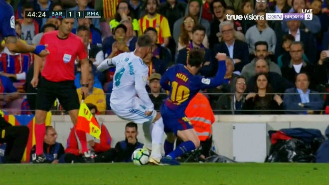 Barca 'chấp' người trong hiệp hai, Real Madrid vẫn đóng vai kẻ bám đuổi - Bóng Đá